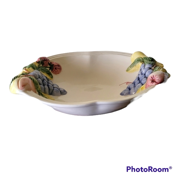 Vintage Majolica serving bowl made in Portugal - Picture 3 of 5